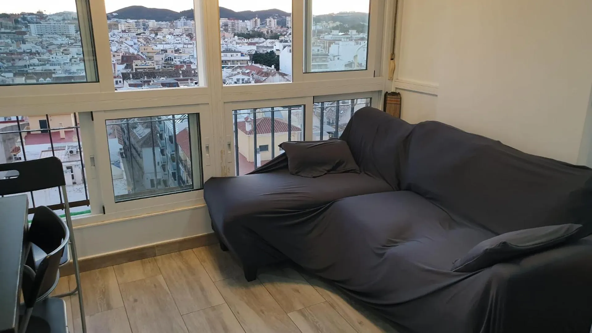 شقة Apartamento Moderno Centrico فوينخيرولا